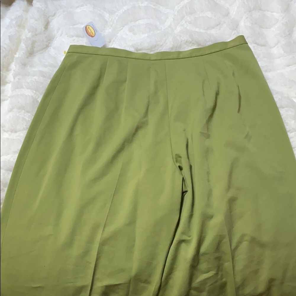 Talbots green pants. - Picture 5 of 5
